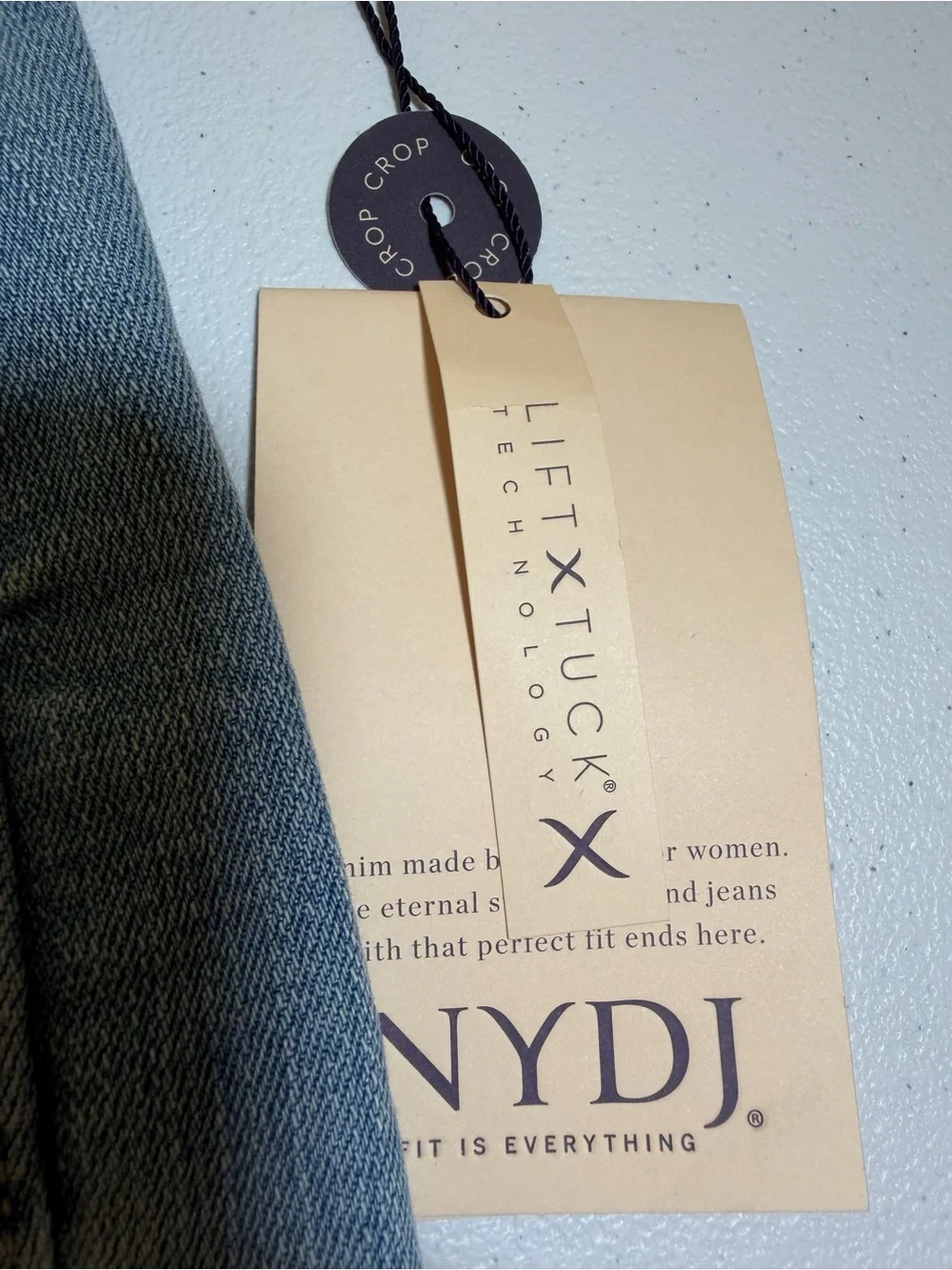NYDJ High-Rise Straight Crop Jeans in Light Blue Wash NWT size 8